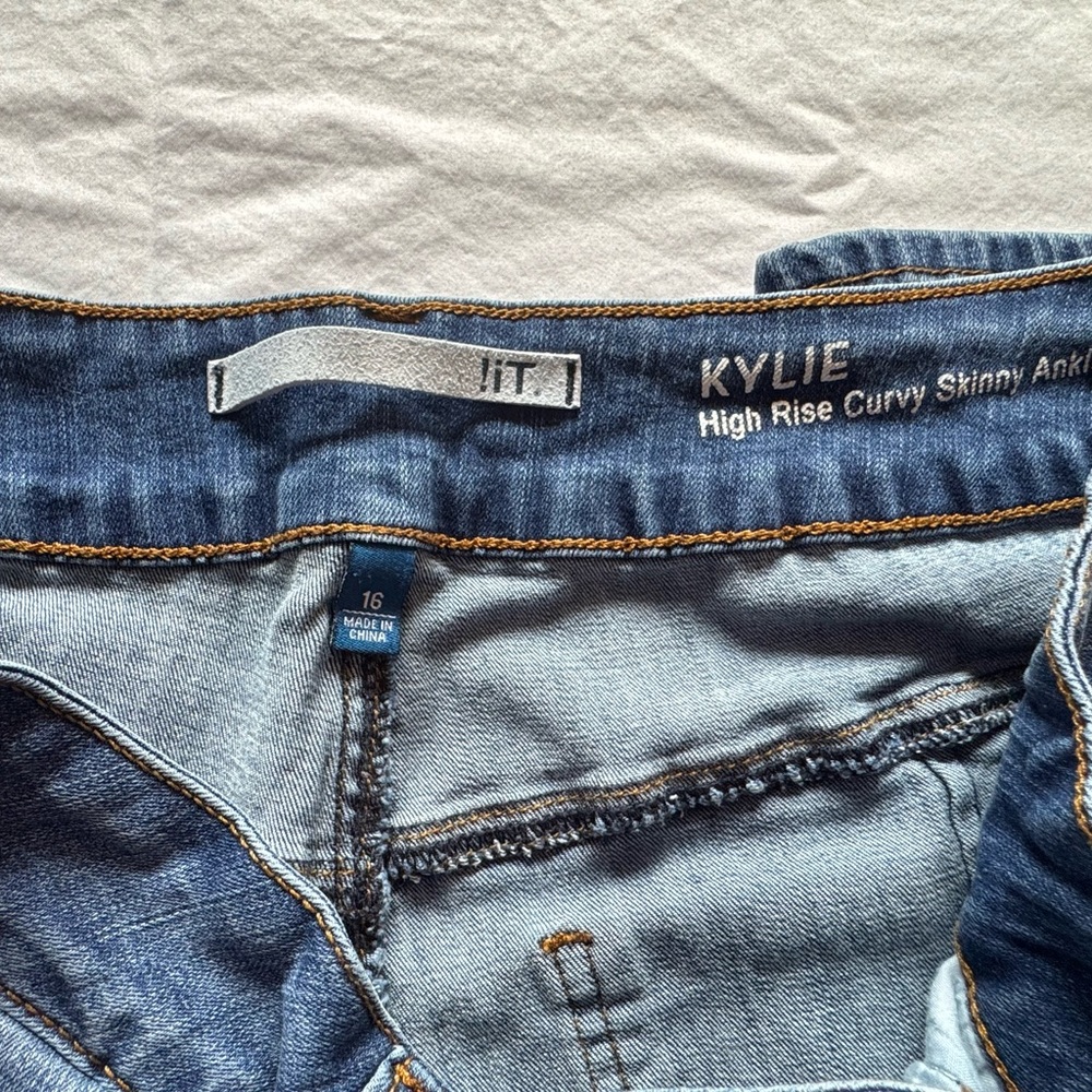 !it Kylie Blue Jeans Highrise Circy Skinny Ankle - Picture 2 of 6